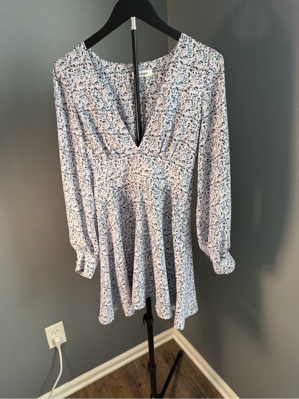 Laagam Floral V-neck Long sleeve mini dress